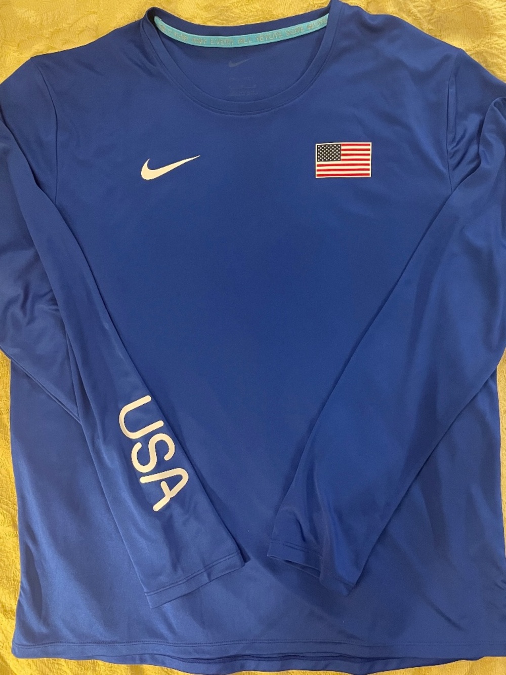 Men's Nike Team USA Dri-Fit long sleeve shirt medium